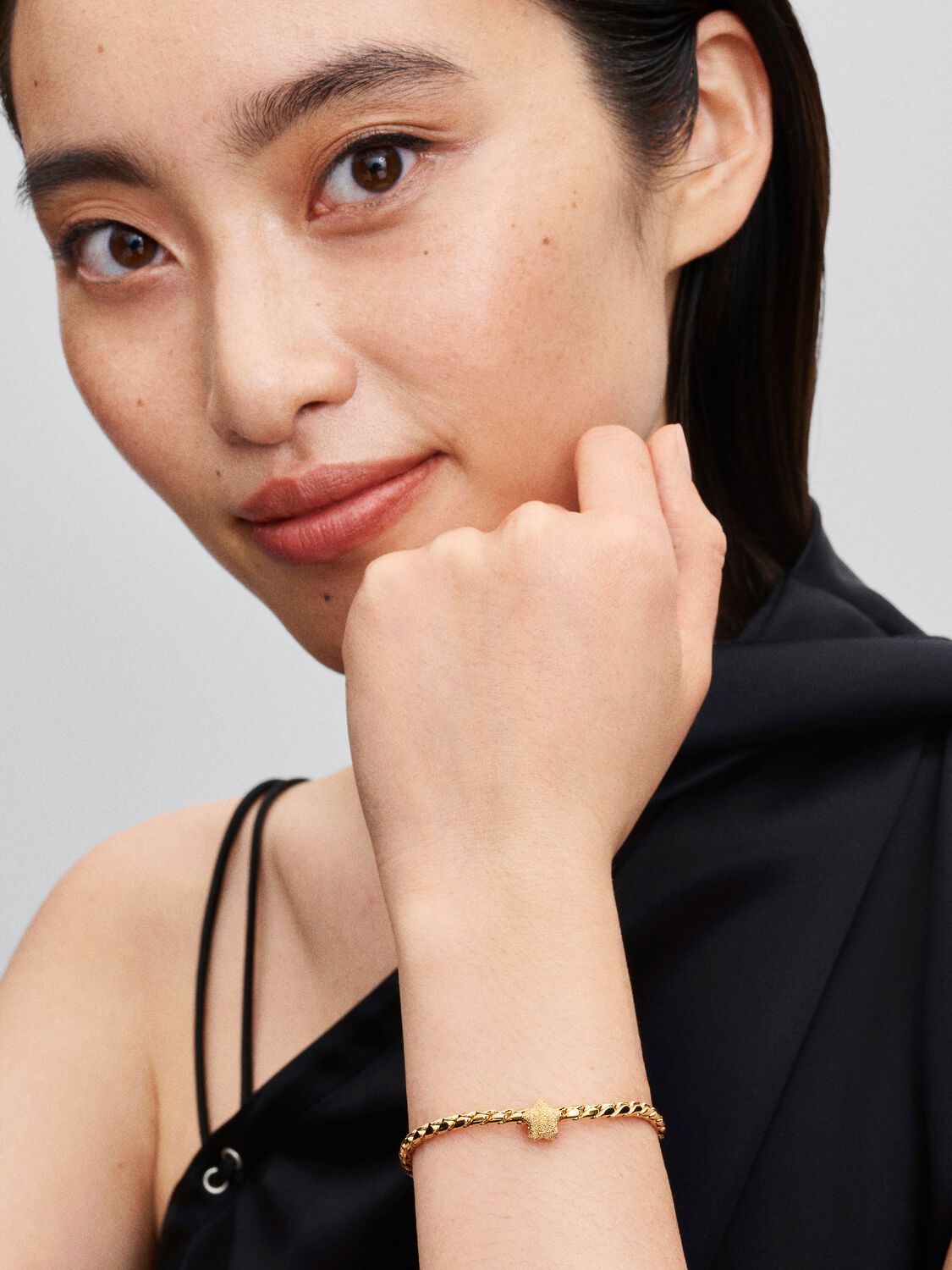 Pandora Textured Star Mini Charm 14k gold plating