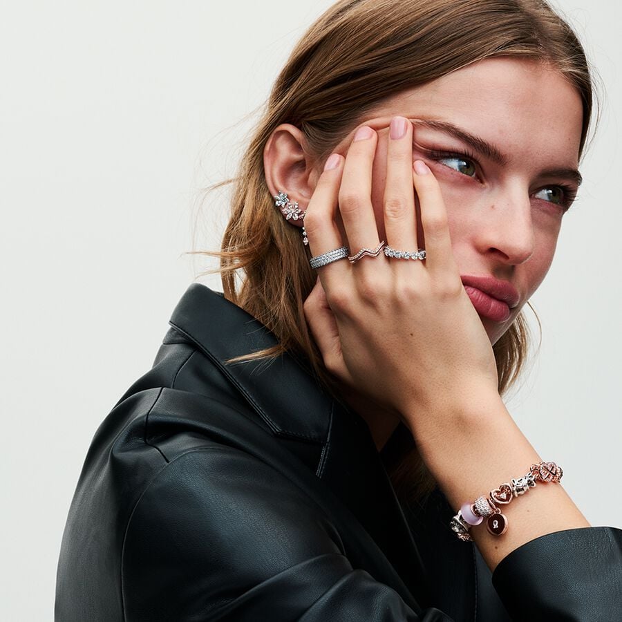 Pandora Hearts Ring With Gift Box